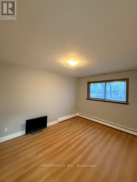 2226 Mountainside Drive, Burlington, Ontario  L7P 1B5 - Photo 8 - W12769860