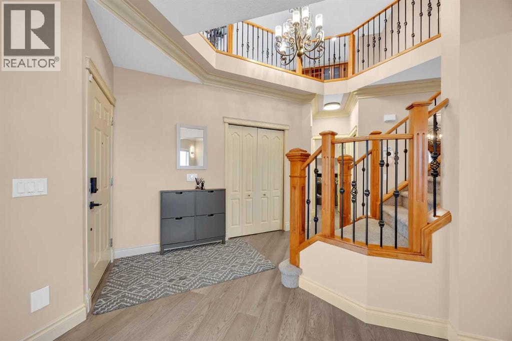 100 Cougarstone Manor Sw, Calgary, Alberta  T3H 5N5 - Photo 3 - A2282643