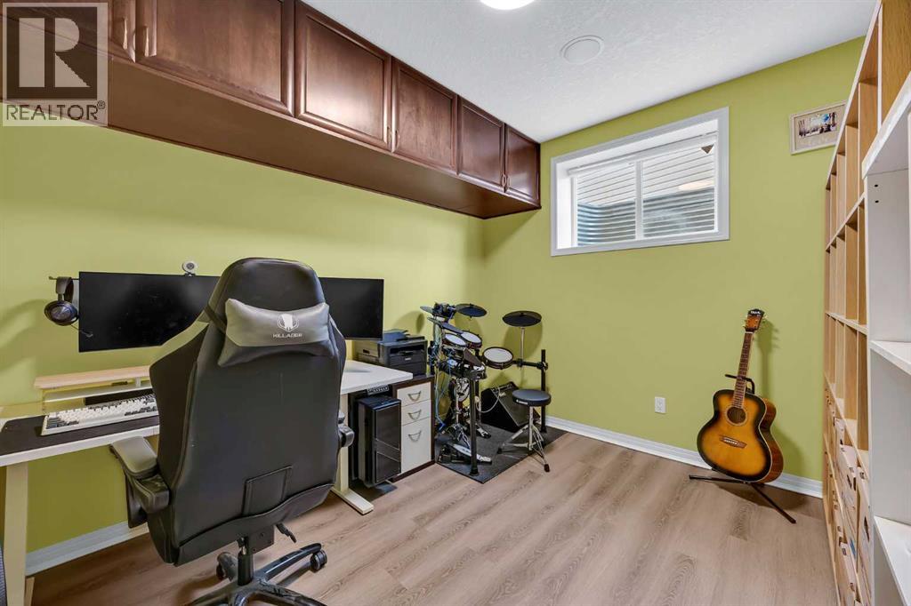 100 Cougarstone Manor Sw, Calgary, Alberta  T3H 5N5 - Photo 40 - A2282643