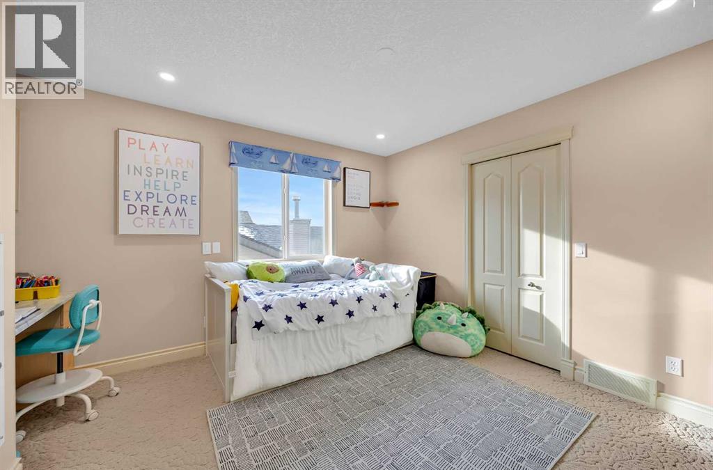 100 Cougarstone Manor Sw, Calgary, Alberta  T3H 5N5 - Photo 29 - A2282643