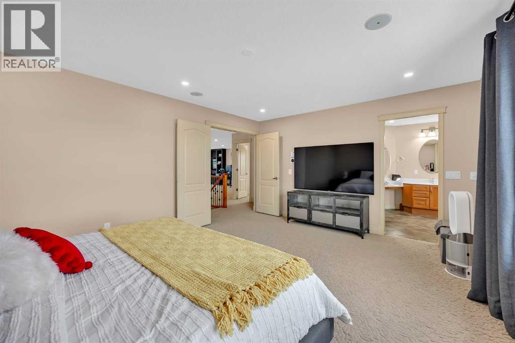 100 Cougarstone Manor Sw, Calgary, Alberta  T3H 5N5 - Photo 20 - A2282643