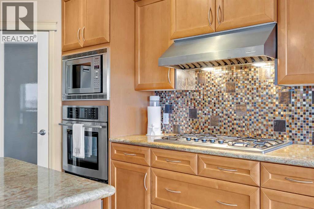 100 Cougarstone Manor Sw, Calgary, Alberta  T3H 5N5 - Photo 12 - A2282643