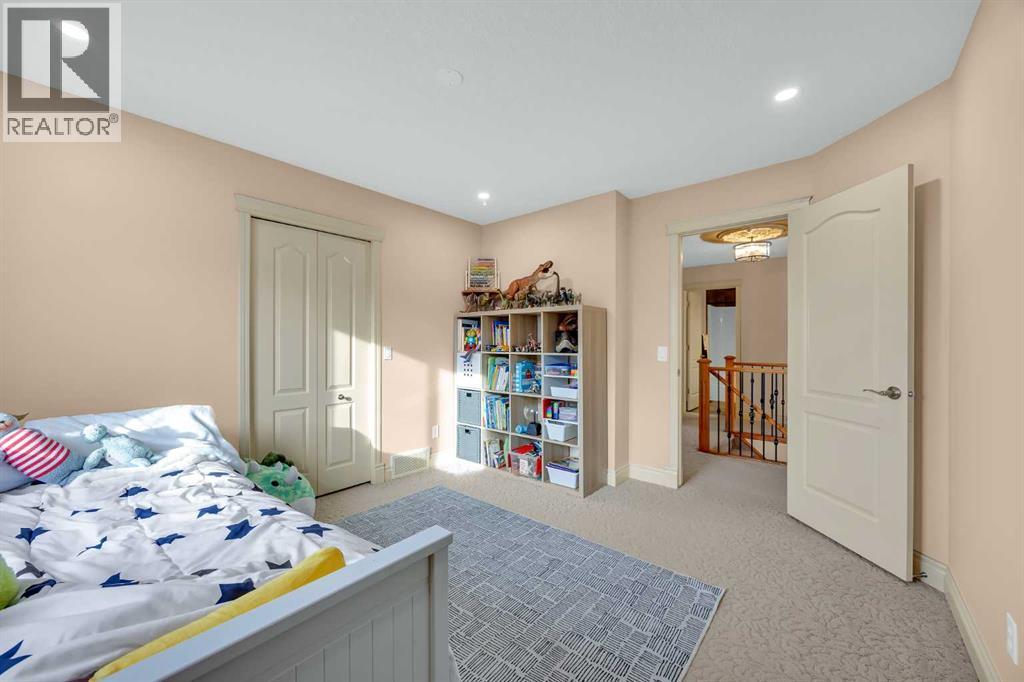 100 Cougarstone Manor Sw, Calgary, Alberta  T3H 5N5 - Photo 30 - A2282643
