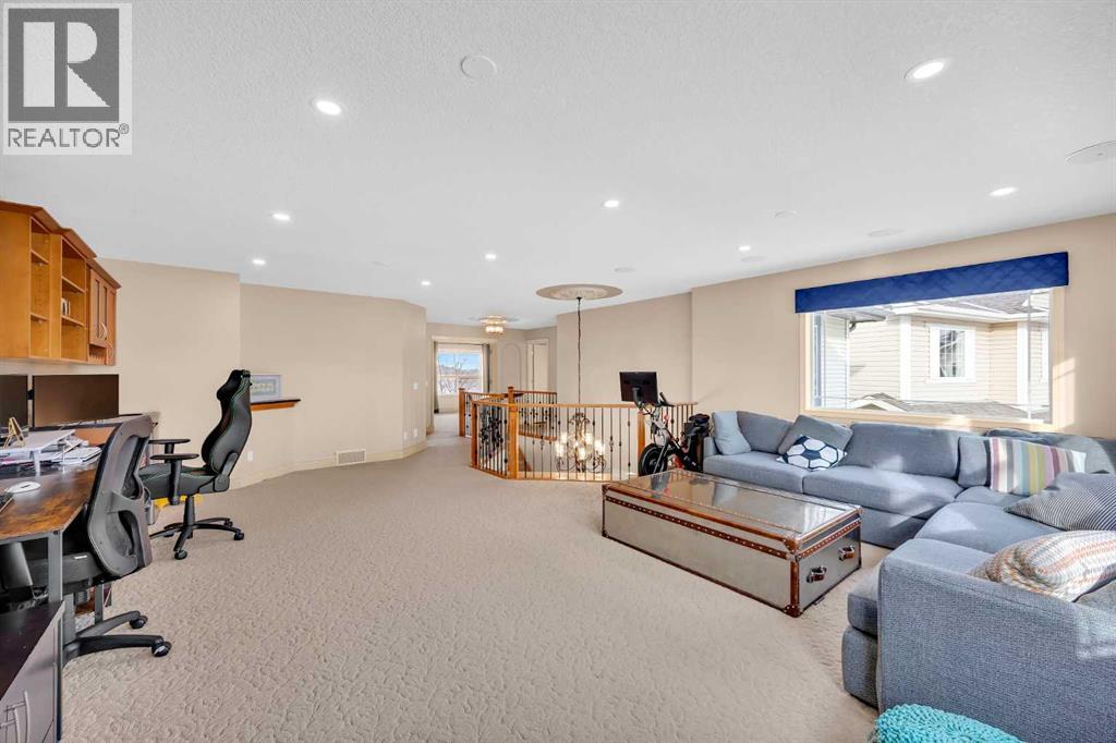 100 Cougarstone Manor Sw, Calgary, Alberta  T3H 5N5 - Photo 35 - A2282643