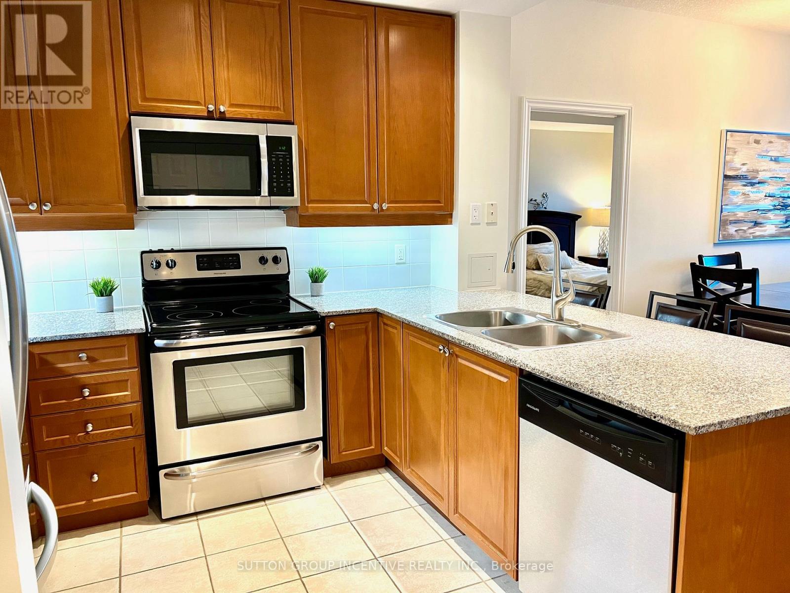 1210 - 37 Ellen Street, Barrie, Ontario  L4N 6E9 - Photo 23 - S12752470