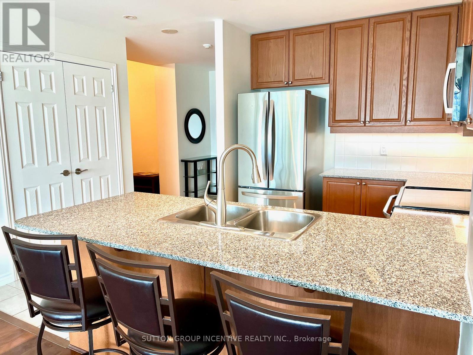 1210 - 37 Ellen Street, Barrie, Ontario  L4N 6E9 - Photo 25 - S12752470