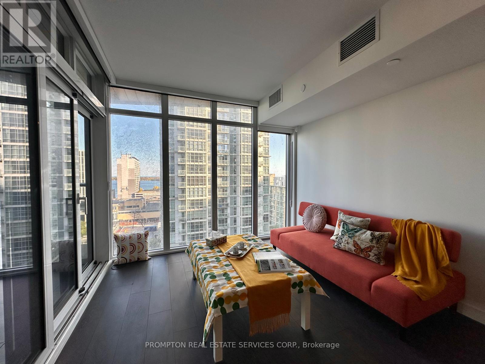 1010 - 1 Concord Cityplace Way, Toronto, Ontario  M5V 0X3 - Photo 13 - C12443869