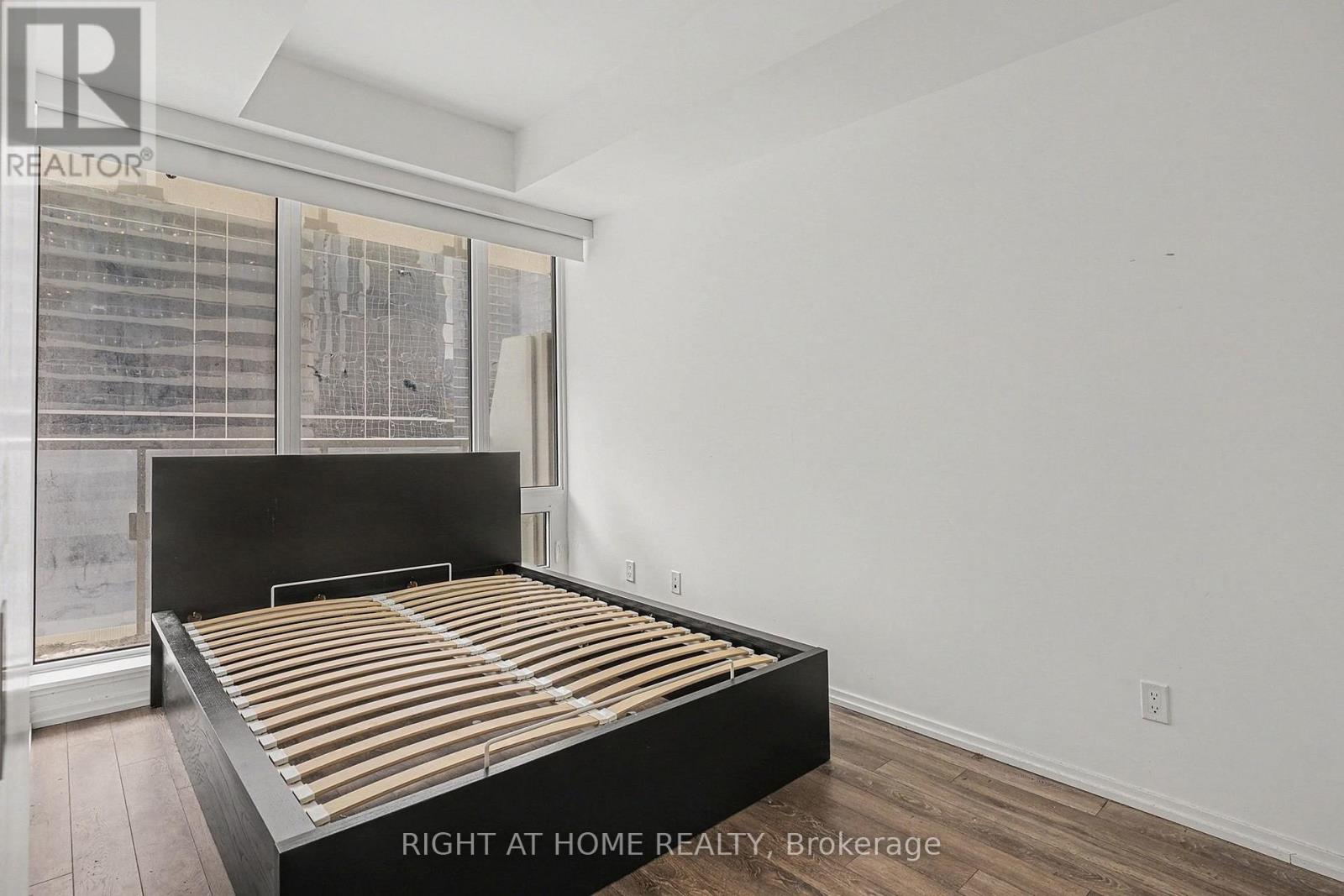 1307 - 197 Yonge Street, Toronto, Ontario  M5B 0C1 - Photo 12 - C12769864