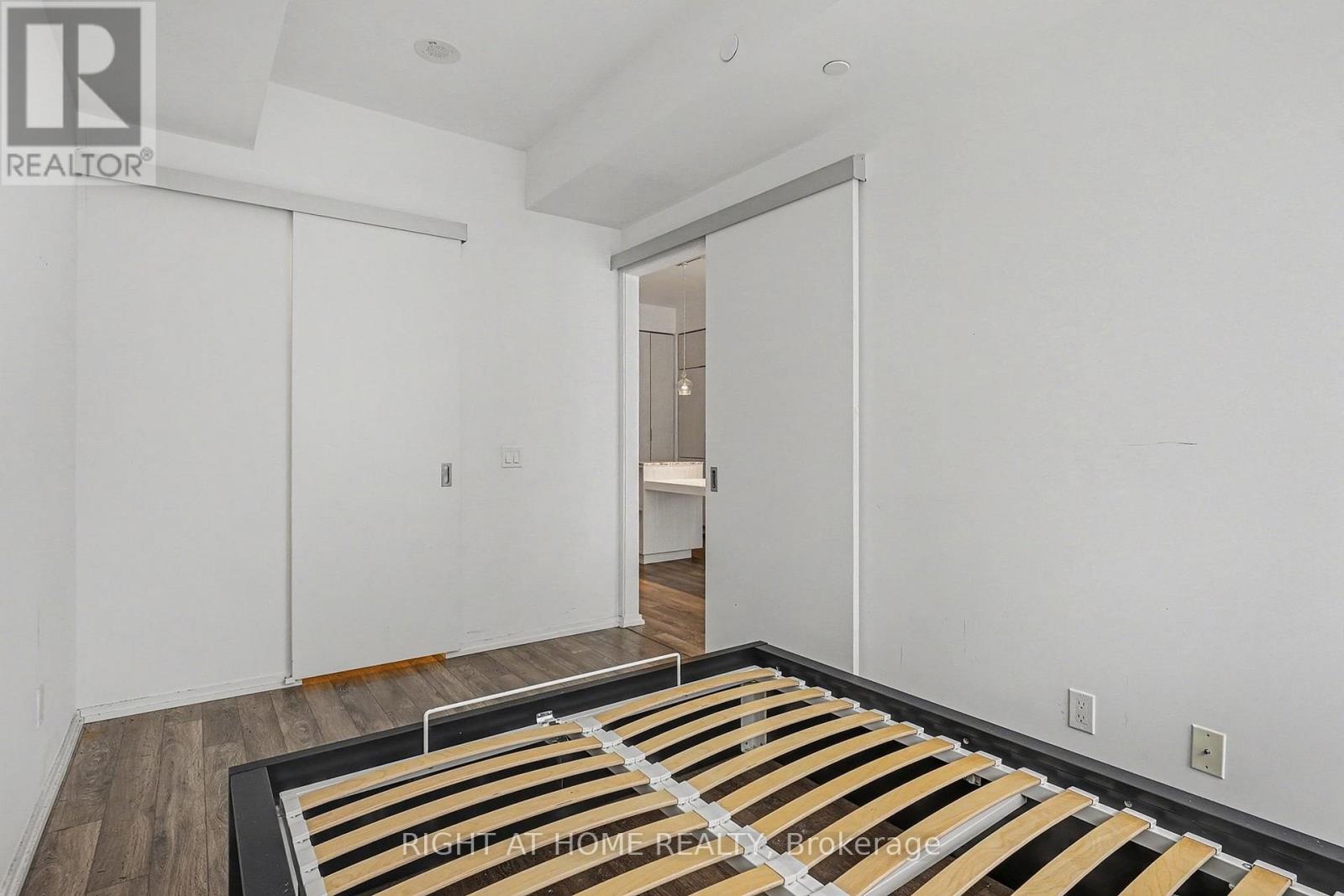 1307 - 197 Yonge Street, Toronto, Ontario  M5B 0C1 - Photo 14 - C12769864