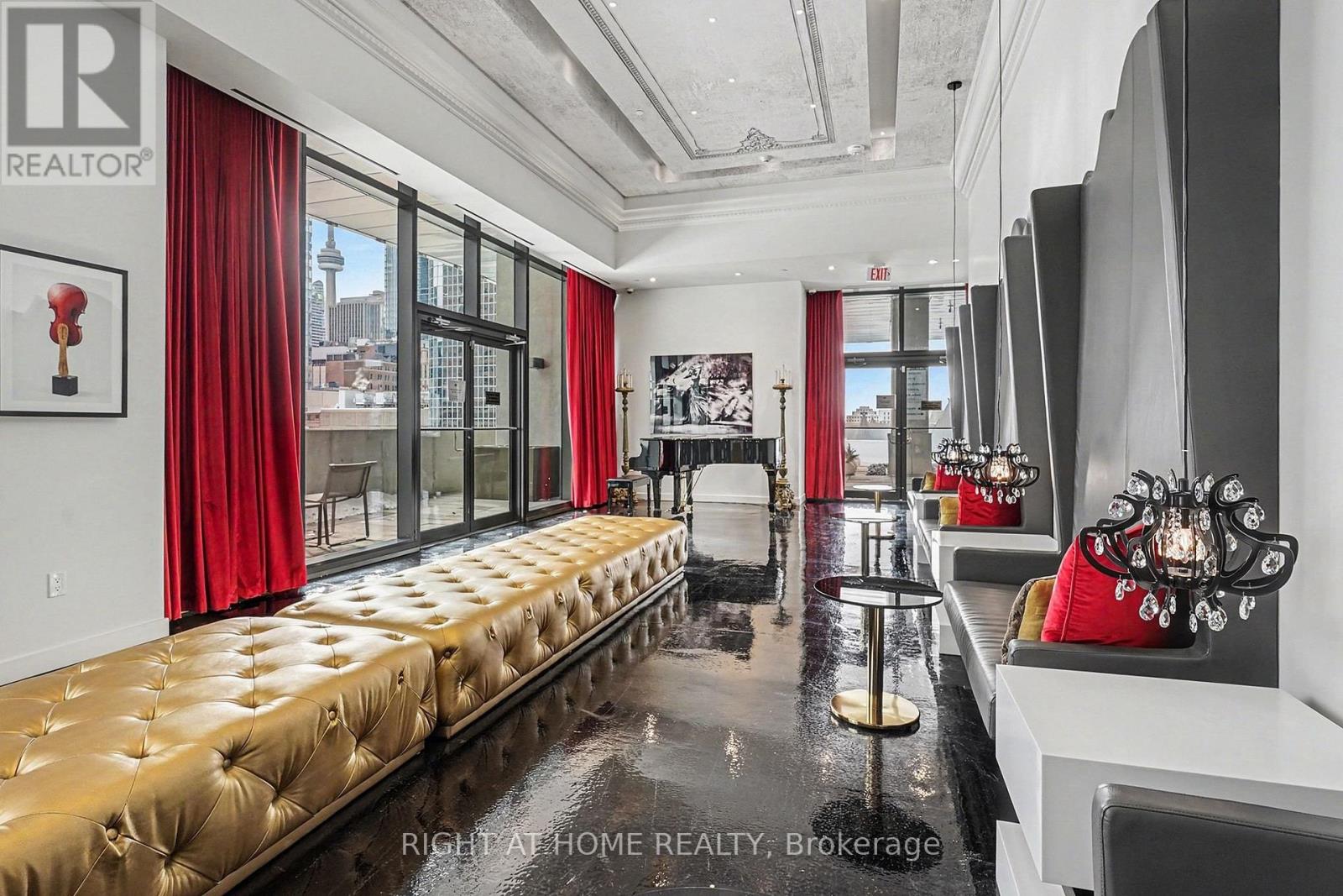 1307 - 197 Yonge Street, Toronto, Ontario  M5B 0C1 - Photo 15 - C12769864