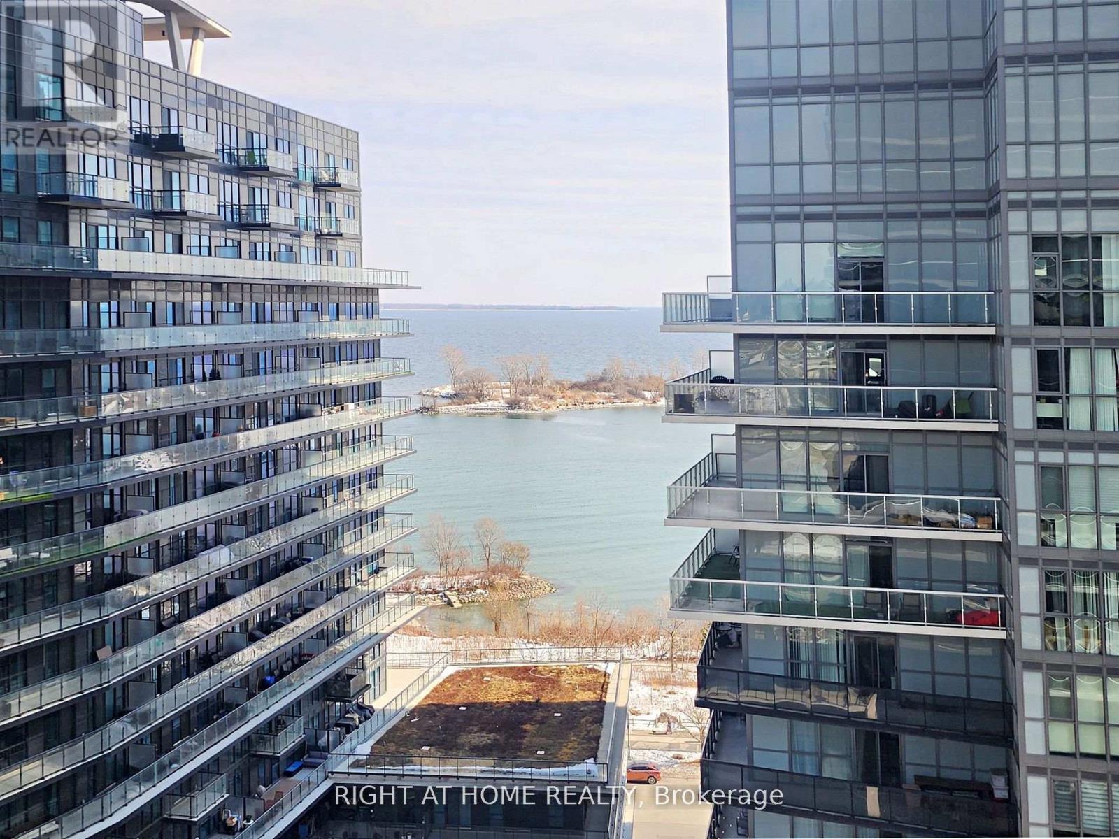 1402 - 56 ANNIE CRAIG DRIVE, Toronto, Ontario