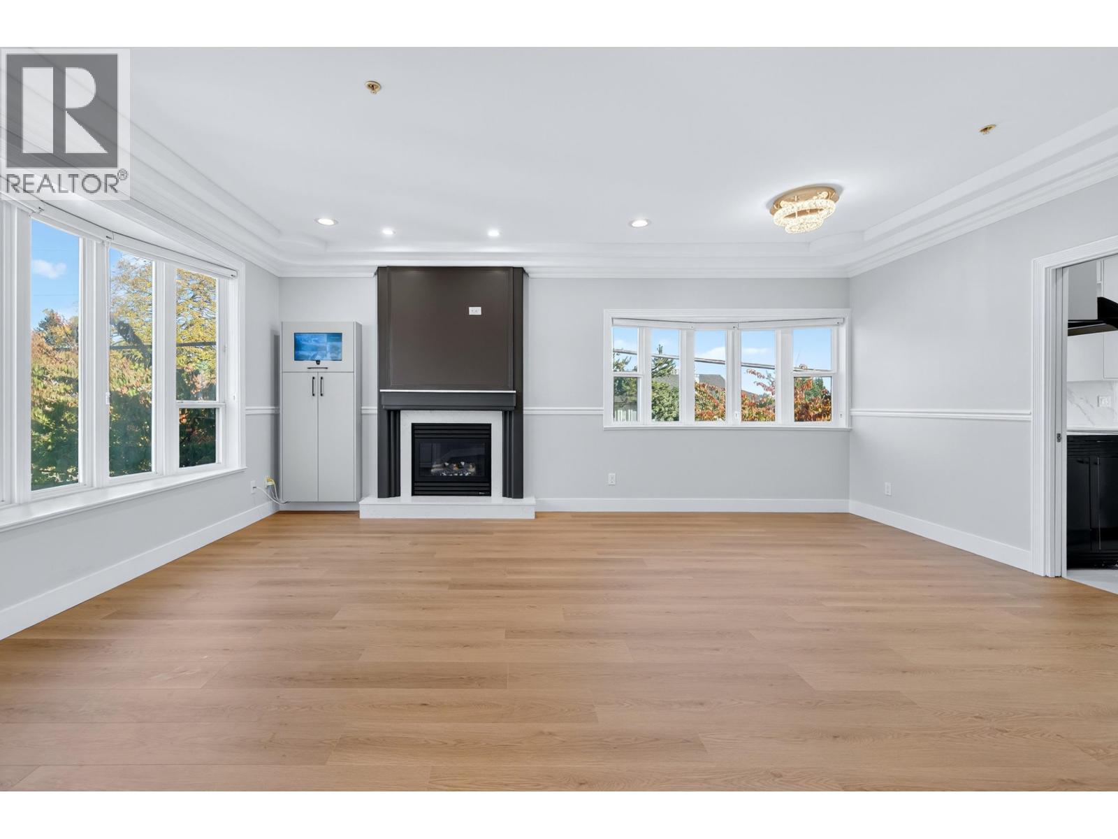 392 E 63rd Avenue, Vancouver, British Columbia  V5X 2J9 - Photo 4 - R3059373