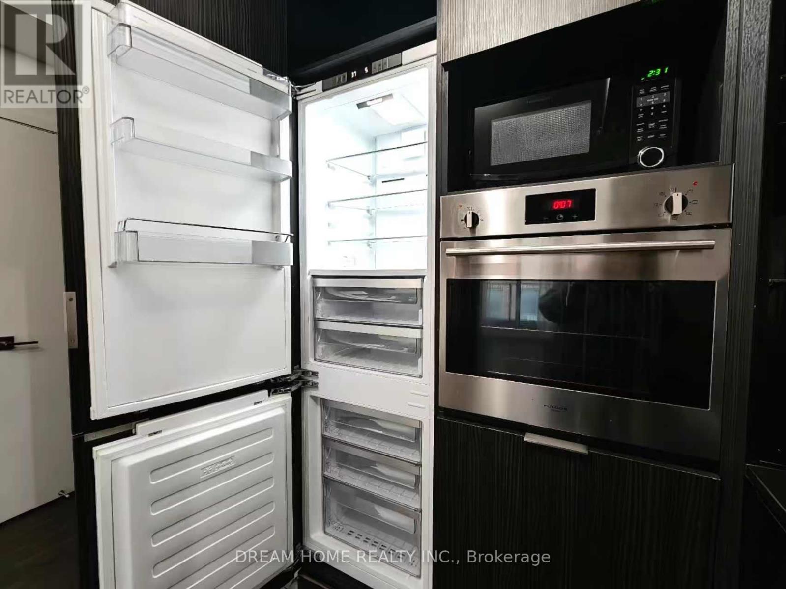 810 - 70 Temperance Street, Toronto, Ontario  M5H 4E8 - Photo 8 - C12754266