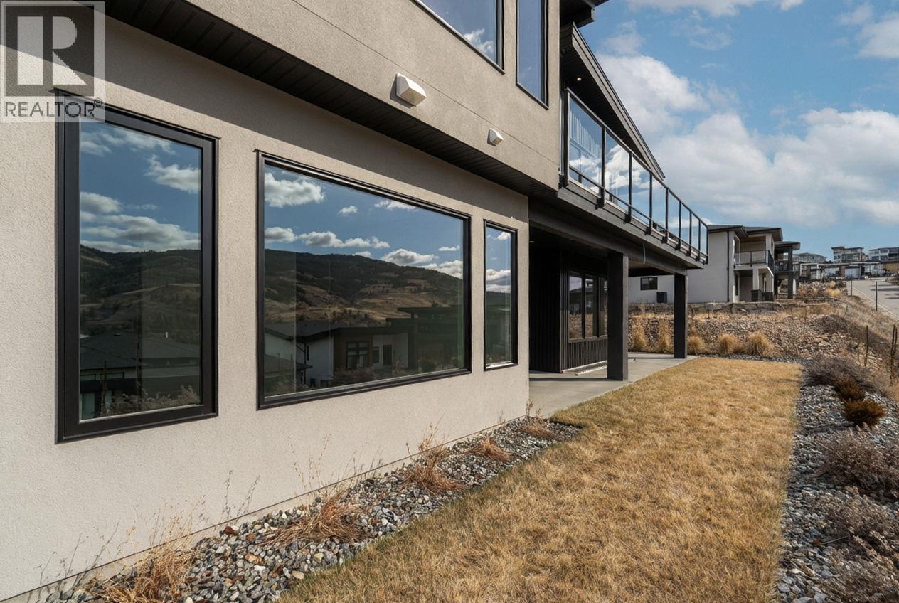 901 Melrose Street Kelowna Photo 95