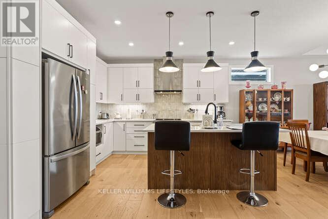 23 Elliot Street, Strathroy-Caradoc, Ontario  N7G 3H4 - Photo 6 - X12769916