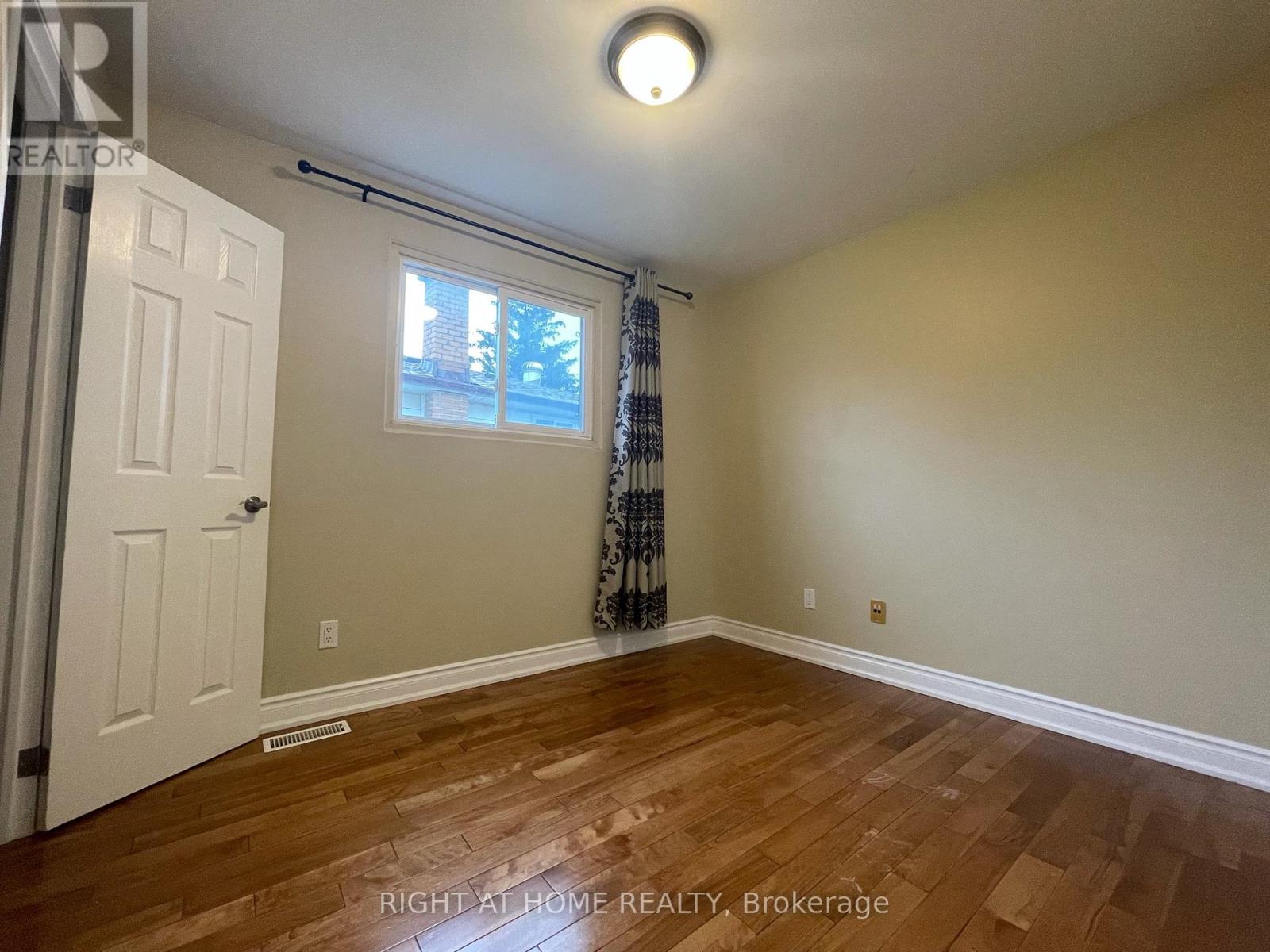 Upper - 165 Angus Drive, Toronto, Ontario  M2J 2W9 - Photo 7 - C12769908