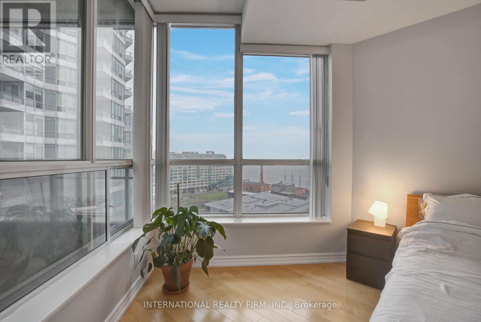 1617 - 230 Queens Quay W, Toronto, Ontario  M5J 2Y7 - Photo 15 - C12769922