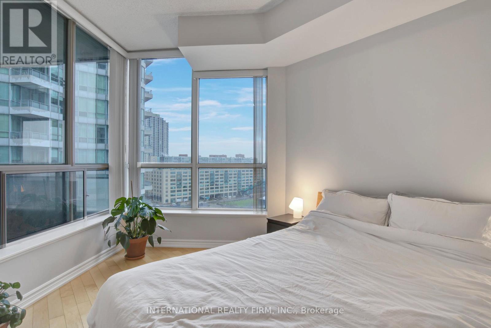 1617 - 230 Queens Quay W, Toronto, Ontario  M5J 2Y7 - Photo 16 - C12769922