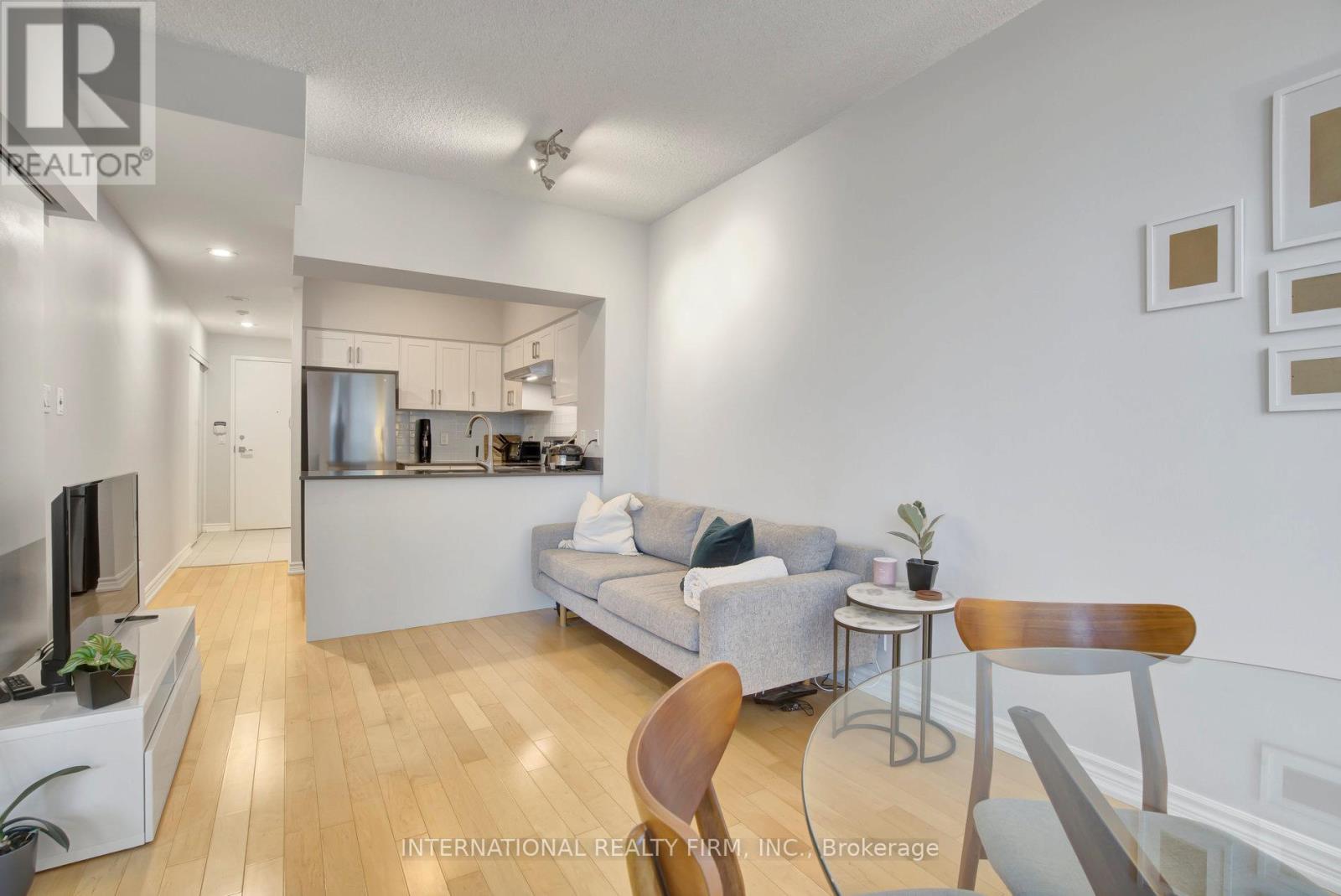 1617 - 230 Queens Quay W, Toronto, Ontario  M5J 2Y7 - Photo 3 - C12769922