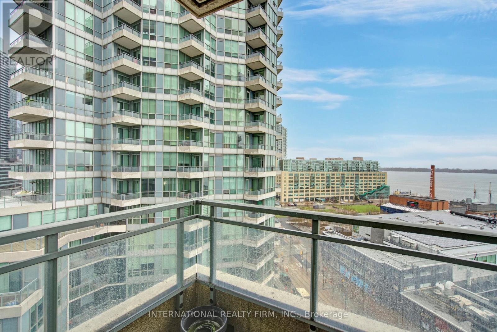 1617 - 230 Queens Quay W, Toronto, Ontario  M5J 2Y7 - Photo 32 - C12769922