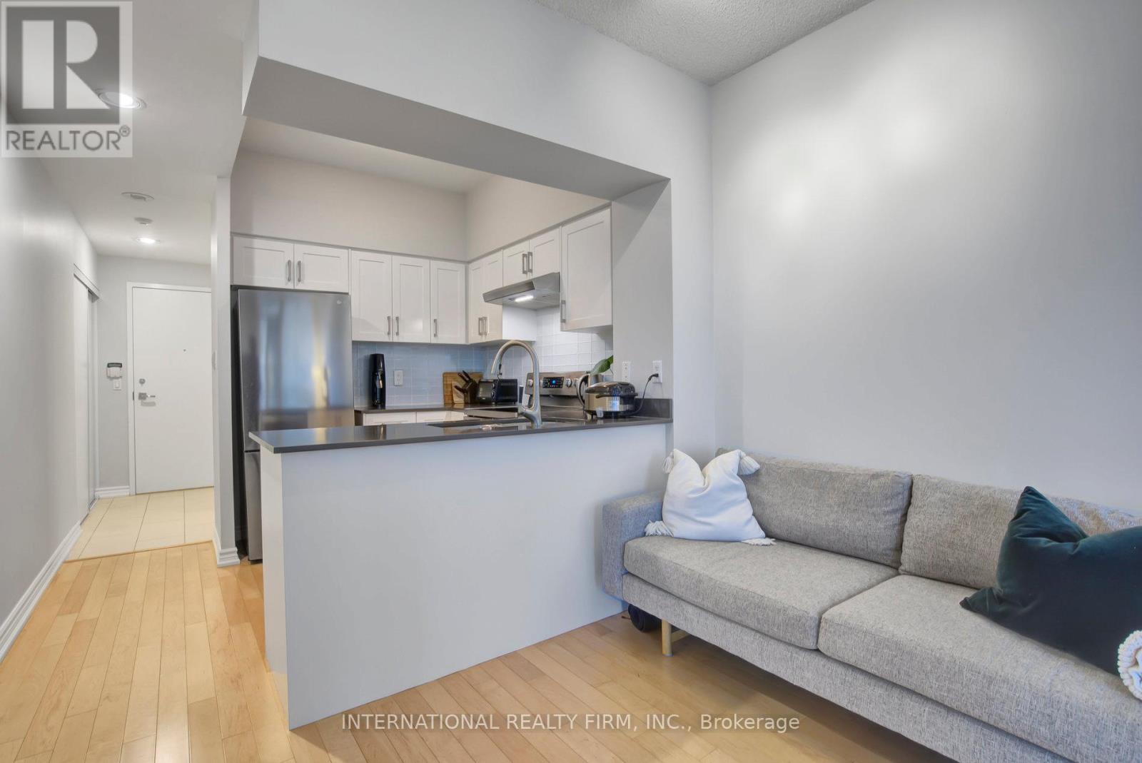 1617 - 230 Queens Quay W, Toronto, Ontario  M5J 2Y7 - Photo 5 - C12769922