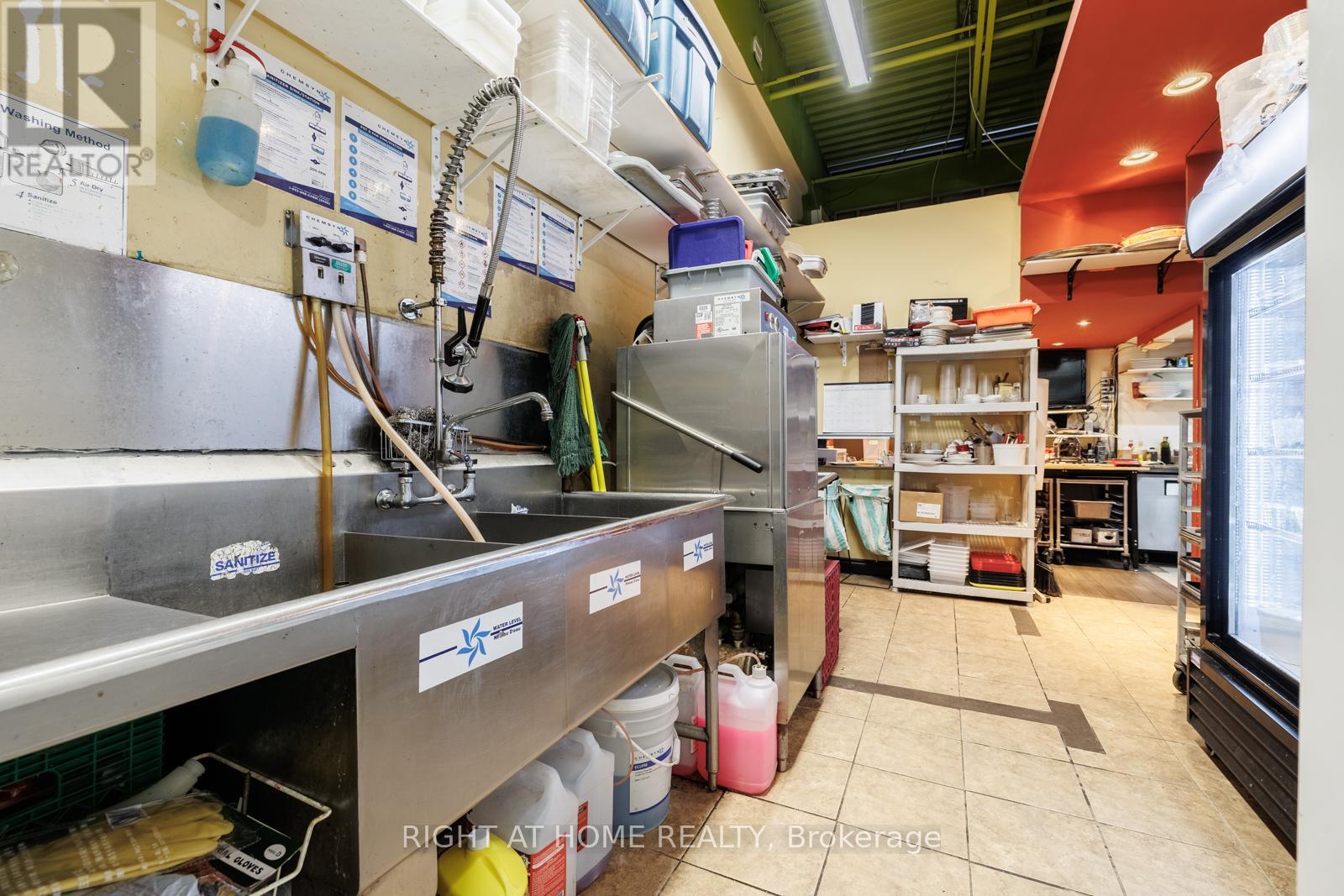 2 - 10 Meadowglen Drive, Whitby, Ontario  L1R 3P8 - Photo 15 - E12769926