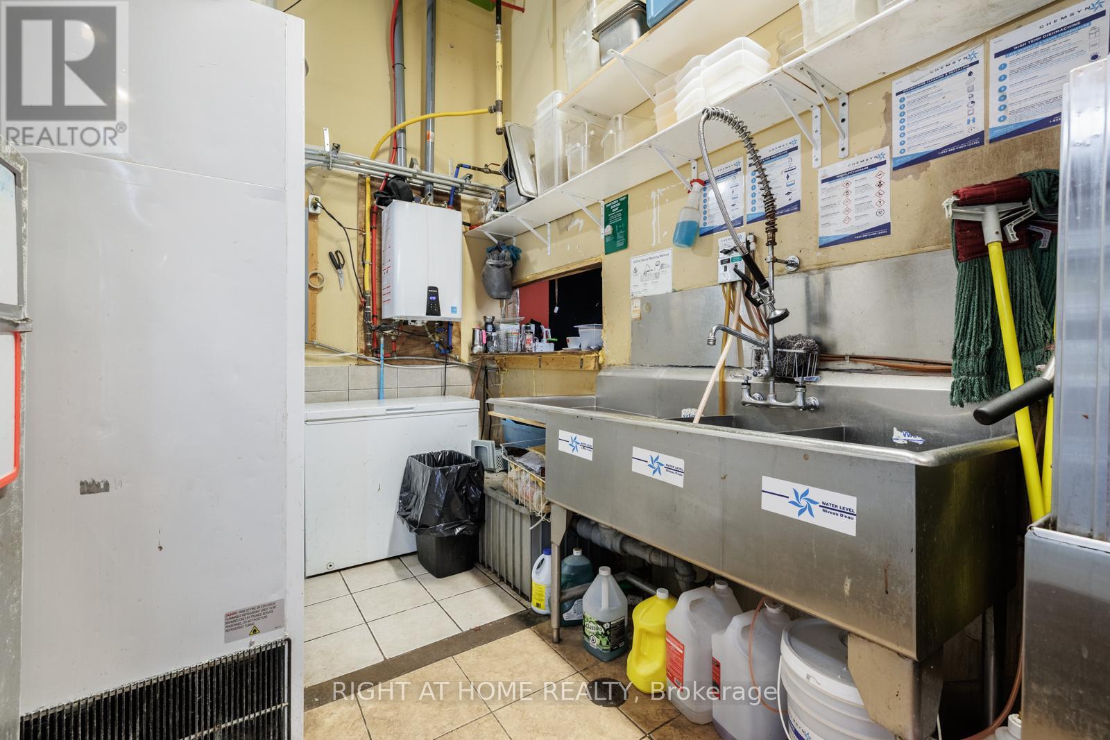 2 - 10 Meadowglen Drive, Whitby, Ontario  L1R 3P8 - Photo 16 - E12769926