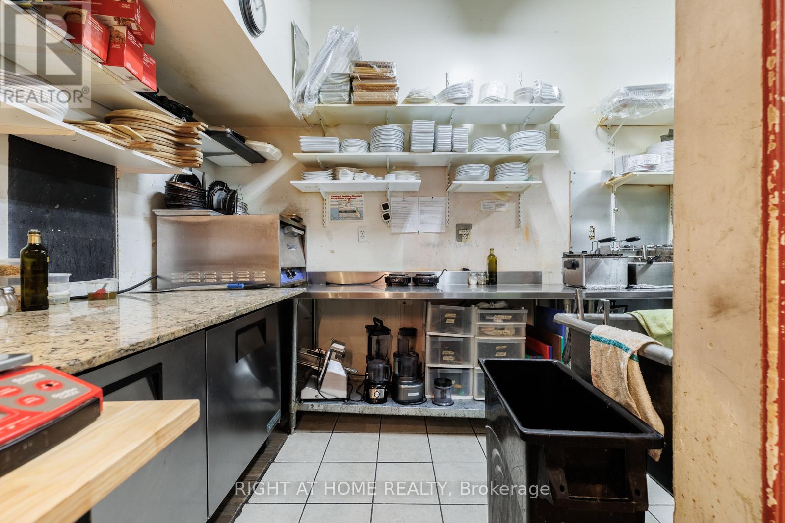 2 - 10 Meadowglen Drive, Whitby, Ontario  L1R 3P8 - Photo 17 - E12769926