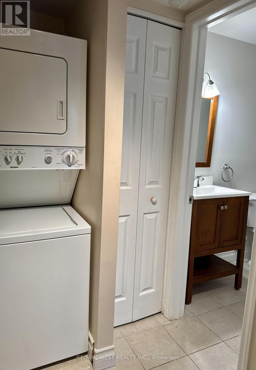 20 Kevi Crescent, Richmond Hill, Ontario  L4B 3C8 - Photo 12 - N12769912