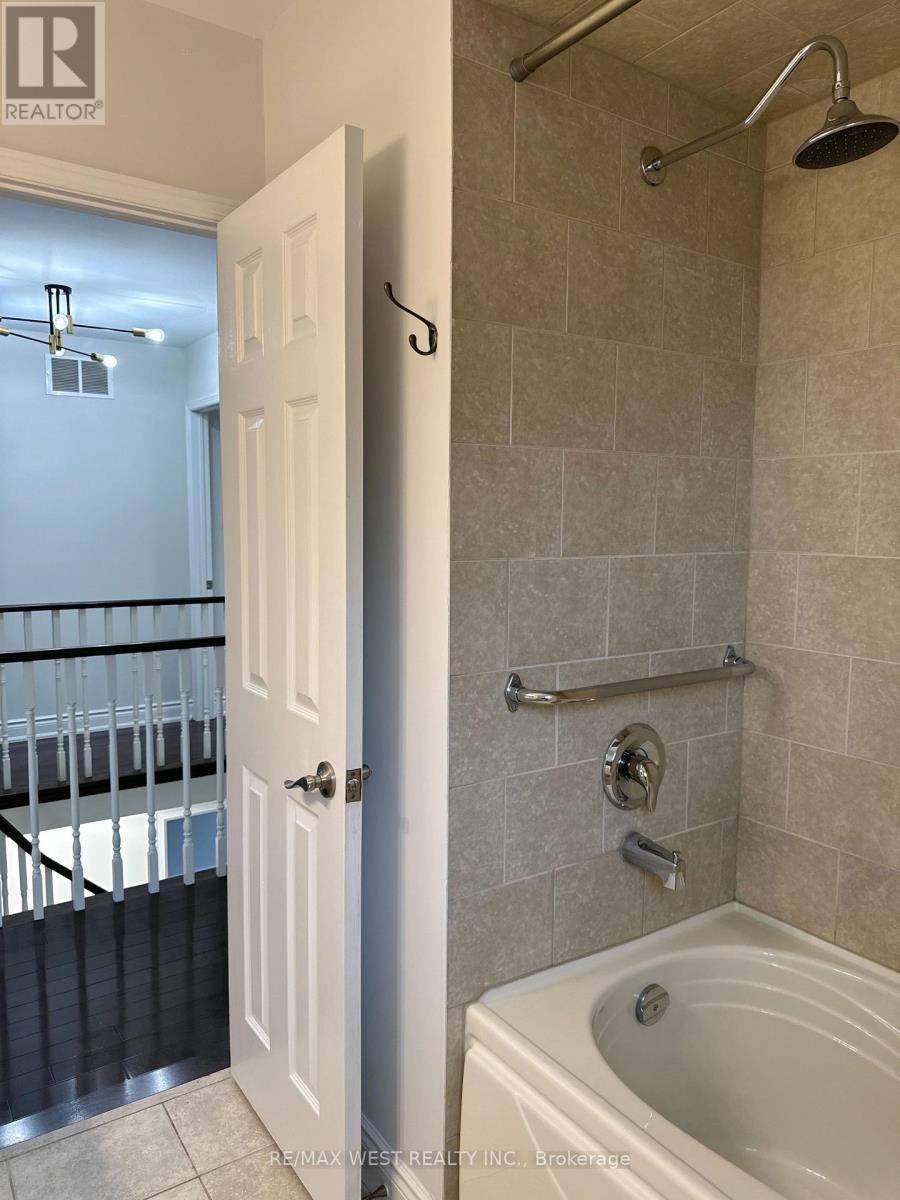 20 Kevi Crescent, Richmond Hill, Ontario  L4B 3C8 - Photo 17 - N12769912