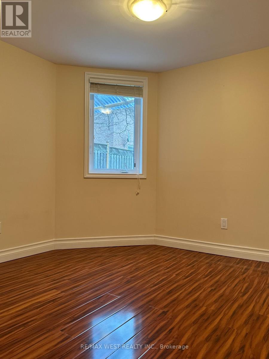 20 Kevi Crescent, Richmond Hill, Ontario  L4B 3C8 - Photo 8 - N12769912