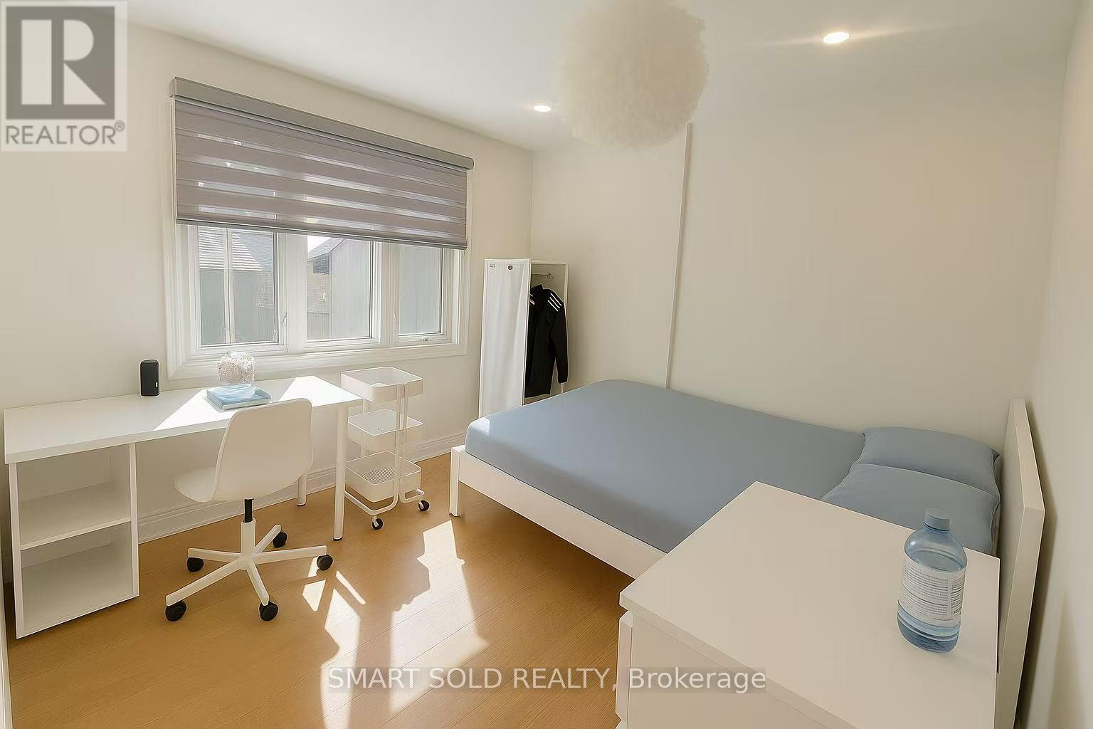 Main Floor - 7 Sussex Avenue, Richmond Hill, Ontario  L4C 2E5 - Photo 10 - N12769914