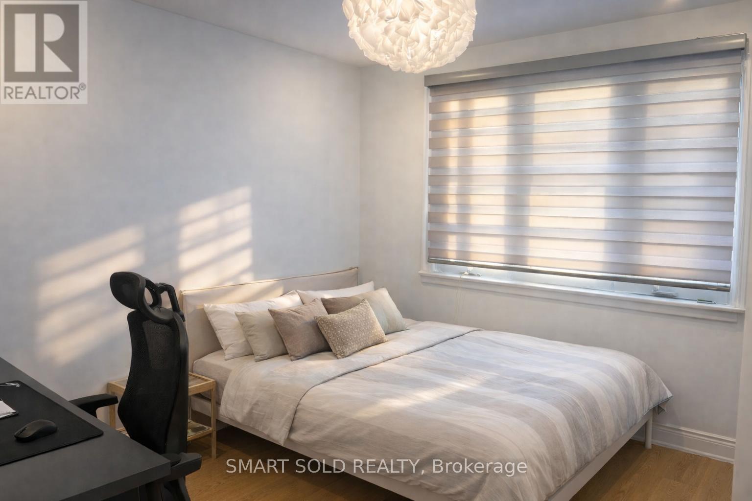 Main Floor - 7 Sussex Avenue, Richmond Hill, Ontario  L4C 2E5 - Photo 11 - N12769914