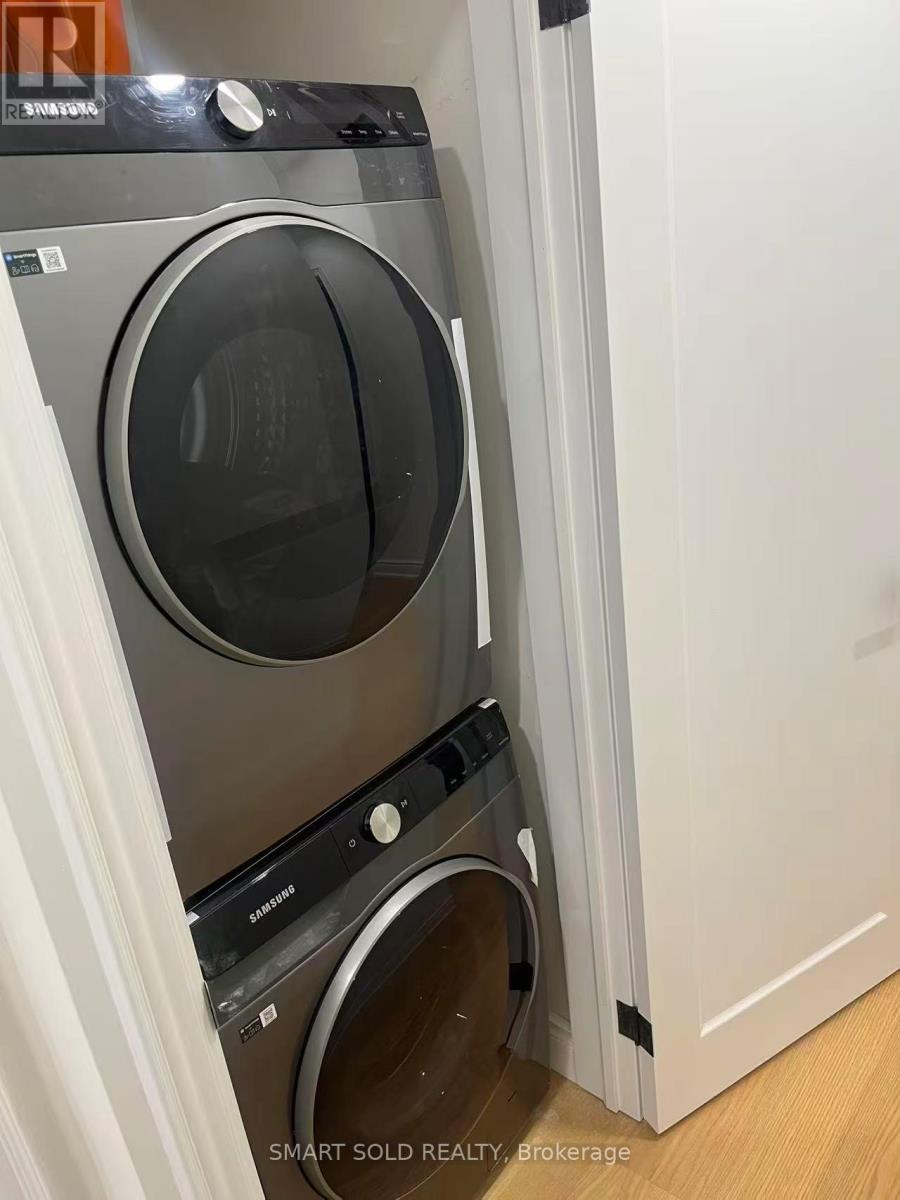 Main Floor - 7 Sussex Avenue, Richmond Hill, Ontario  L4C 2E5 - Photo 15 - N12769914