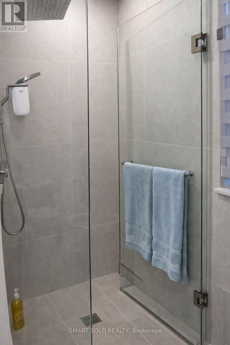 Main Floor - 7 Sussex Avenue, Richmond Hill, Ontario  L4C 2E5 - Photo 17 - N12769914