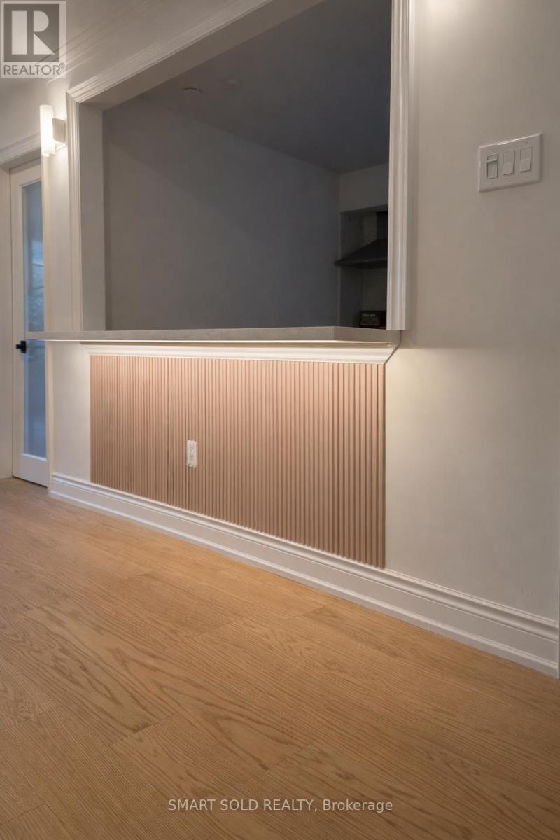 Main Floor - 7 Sussex Avenue, Richmond Hill, Ontario  L4C 2E5 - Photo 7 - N12769914