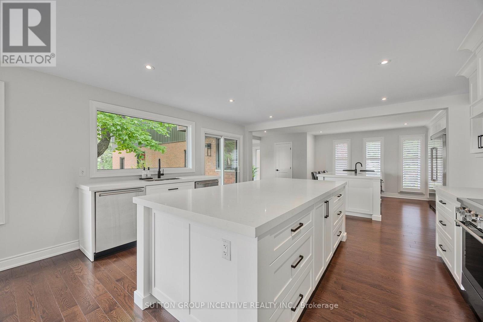 214 Hickory Lane, Barrie, Ontario  L4N 4J8 - Photo 15 - S12769920