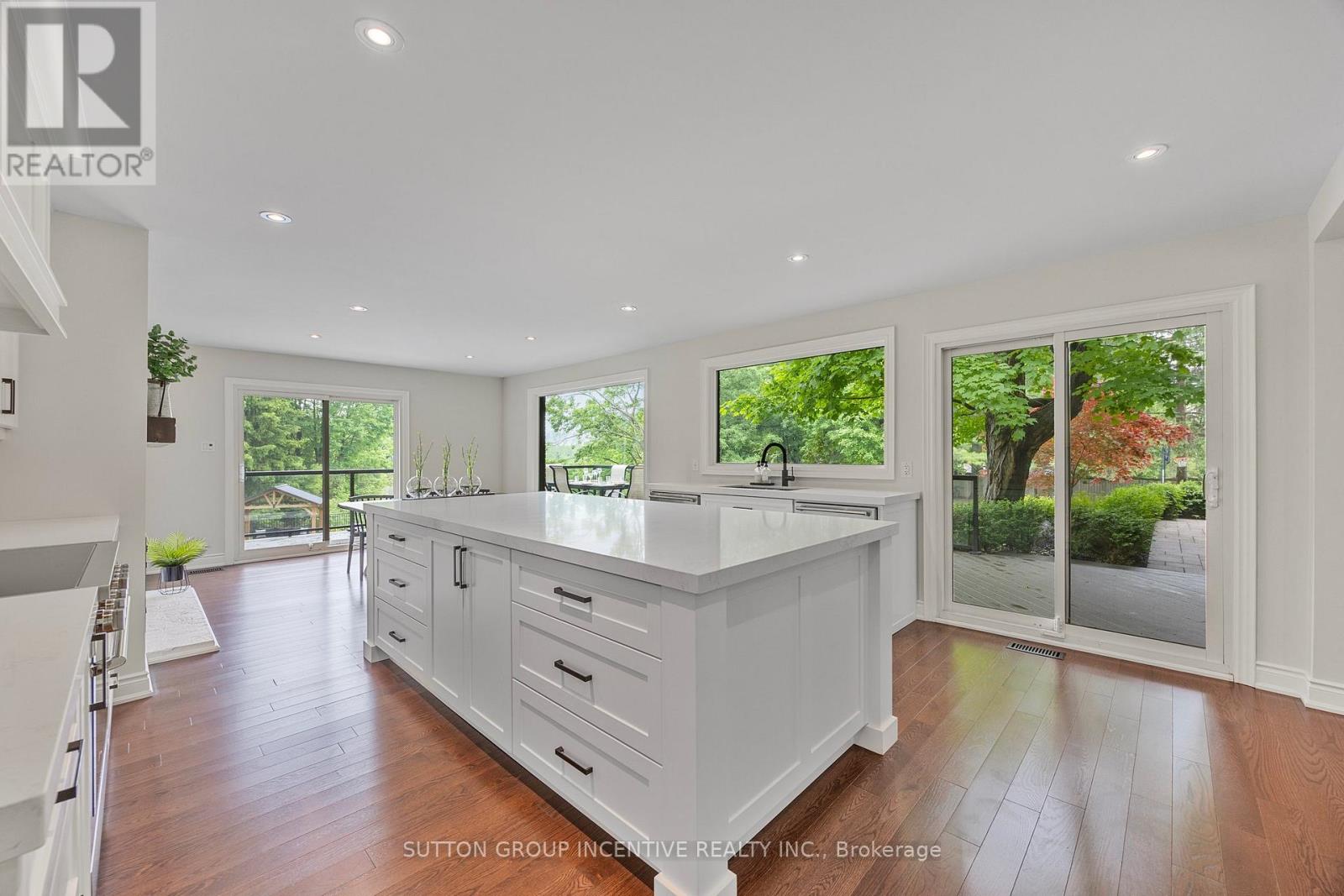 214 Hickory Lane, Barrie, Ontario  L4N 4J8 - Photo 16 - S12769920