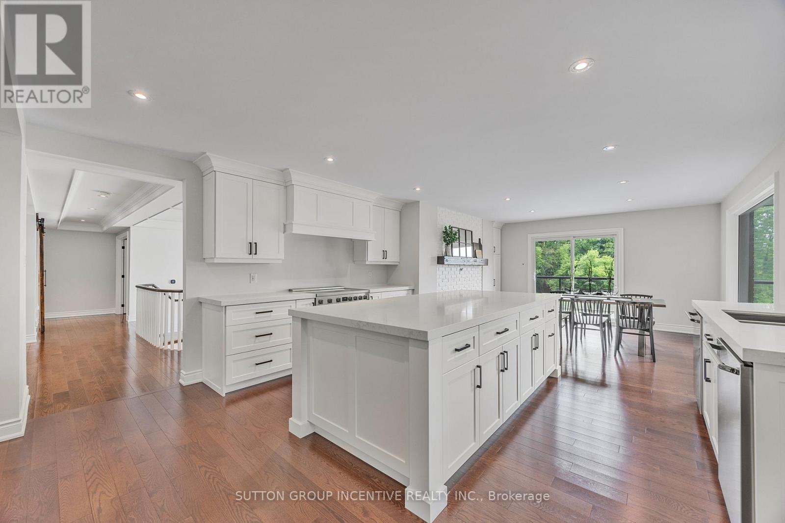 214 Hickory Lane, Barrie, Ontario  L4N 4J8 - Photo 17 - S12769920