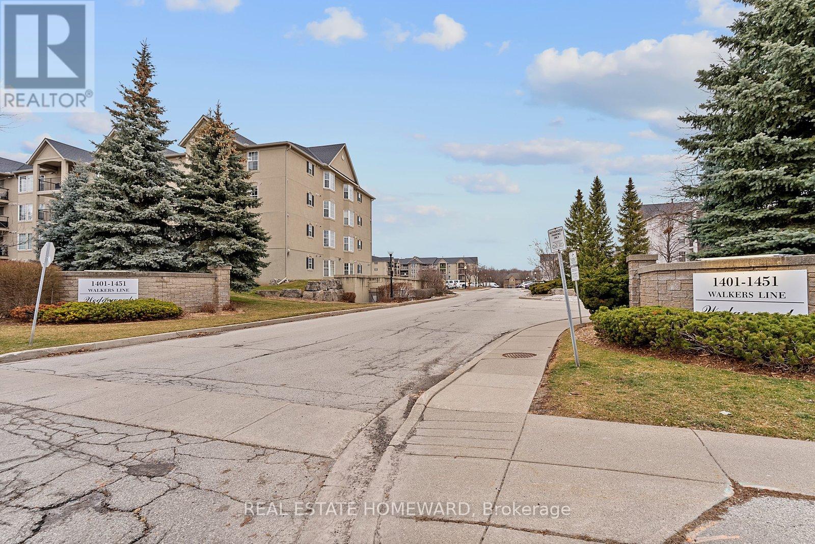 309 - 1451 Walker's Line, Burlington, Ontario  L7M 4P1 - Photo 2 - W12769932