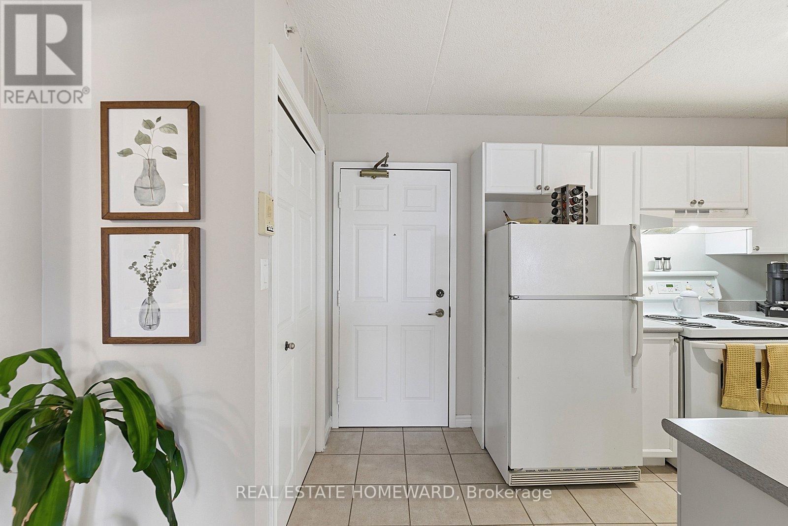 309 - 1451 Walker's Line, Burlington, Ontario  L7M 4P1 - Photo 5 - W12769932