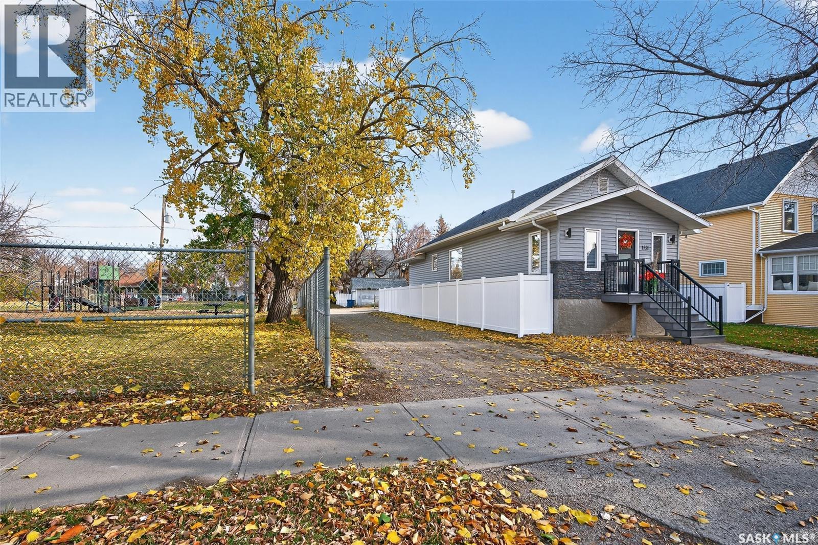 1151 1st Avenue Nw, Moose Jaw, Saskatchewan  S6H 3N4 - Photo 48 - SK028142