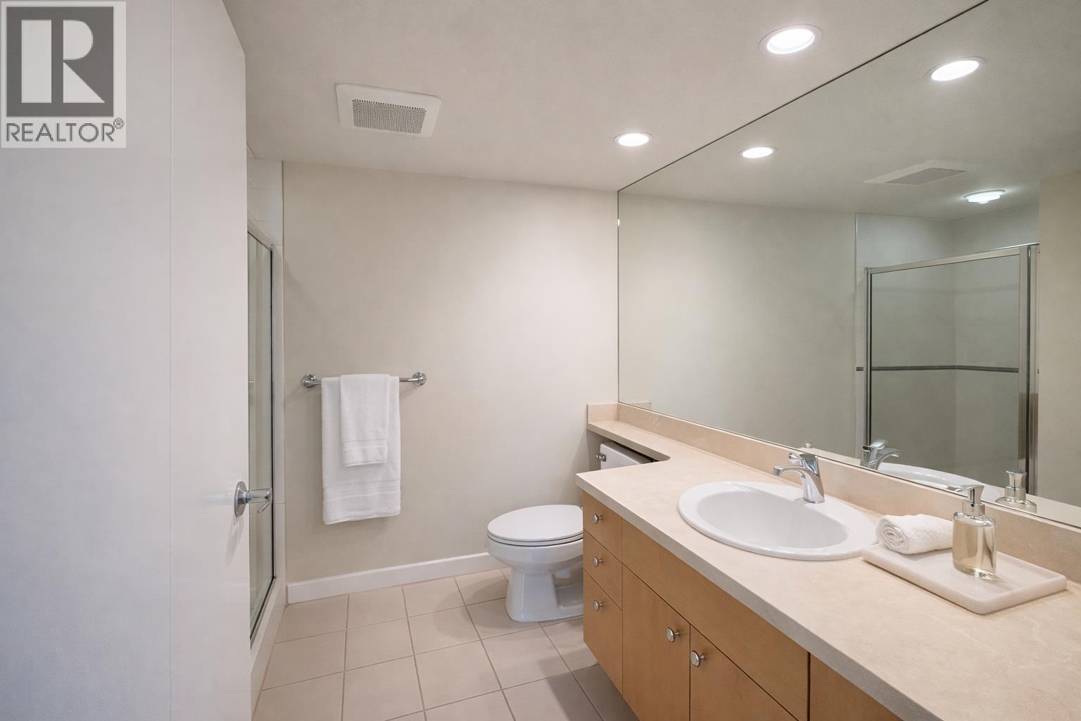 Listing Picture 14 of 17 : 1204 1710 BAYSHORE DRIVE, Vancouver / 溫哥華 - 魯藝地產 Yvonne Lu Group - MLS Medallion Club Member