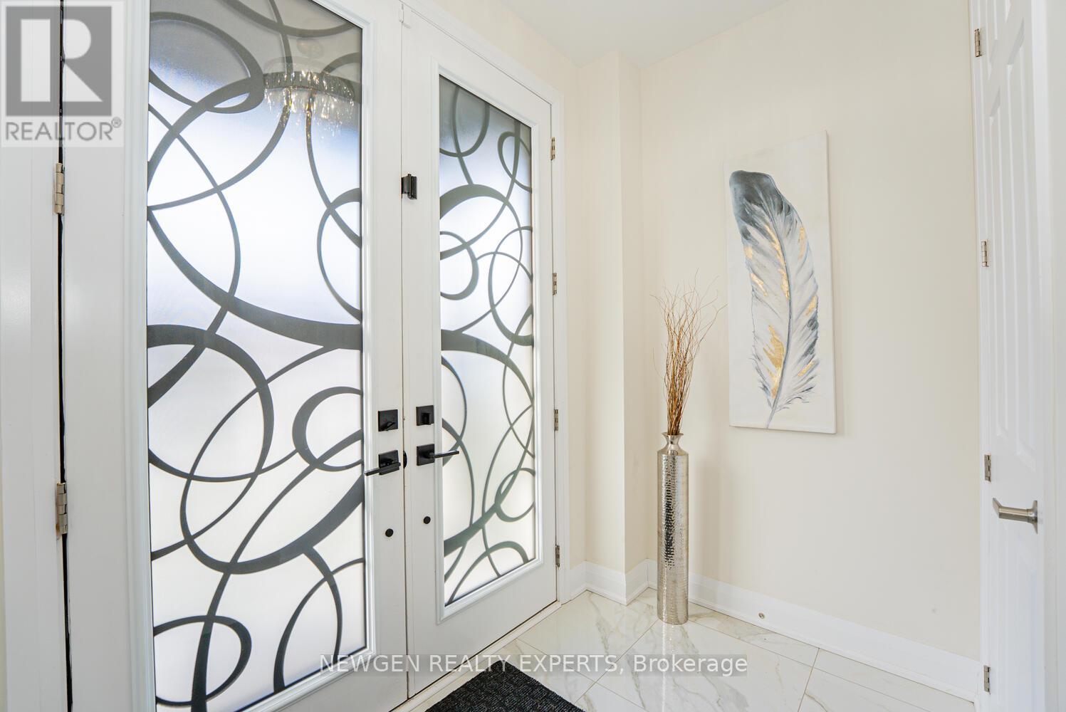 53 Lipscott Drive, Caledon, Ontario  L7C 4K1 - Photo 4 - W12768374