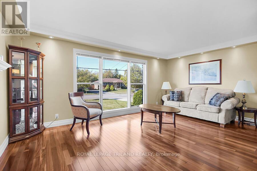 Photo 5 of 31 for 440 Beachwood Avenue