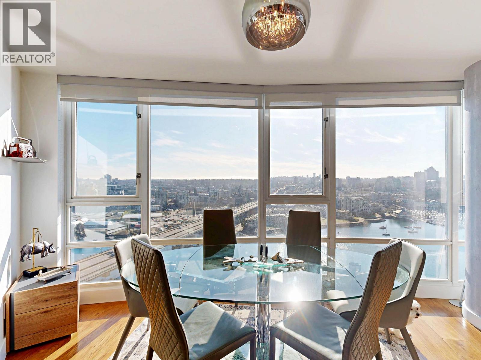 2706 1033 MARINASIDE CRESCENT, Vancouver, British Columbia