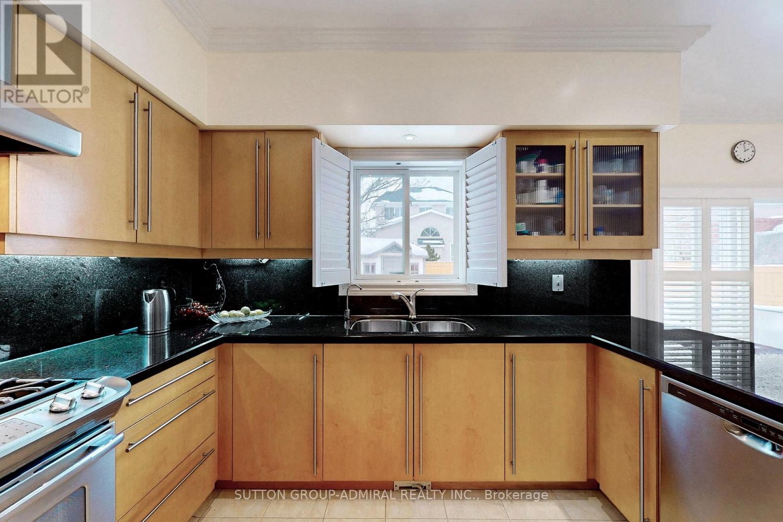 66 Tuscana Boulevard, Vaughan, Ontario  L4K 5J5 - Photo 13 - N12769940