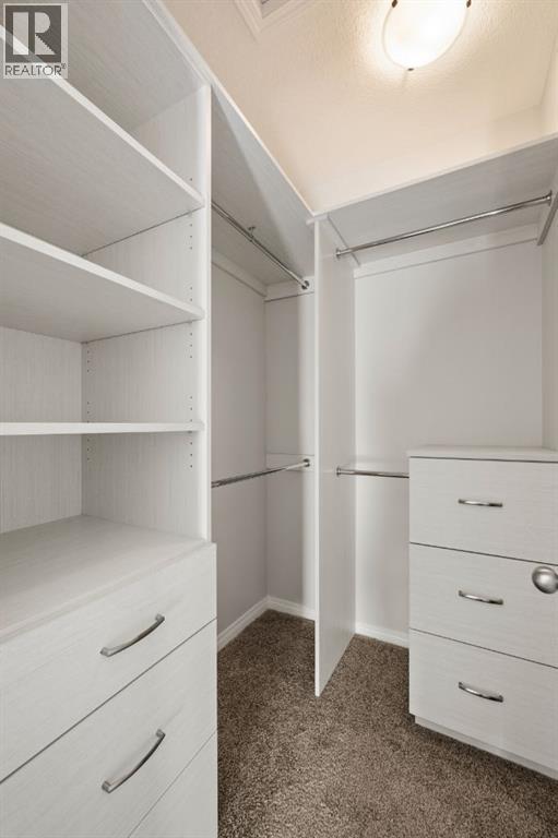 3 Hillcrest Close E, Airdrie, Alberta  T4B 4T9 - Photo 11 - A2274350