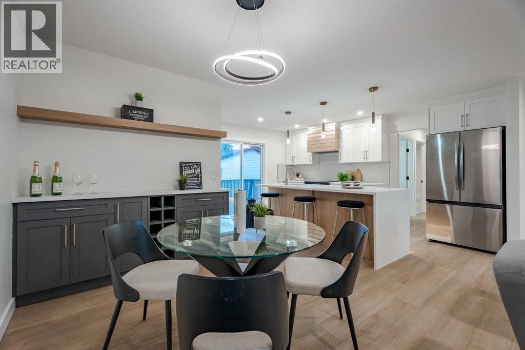 1024 Hunterston Place Nw, Calgary, Alberta  T2K 4N6 - Photo 11 - A2276613