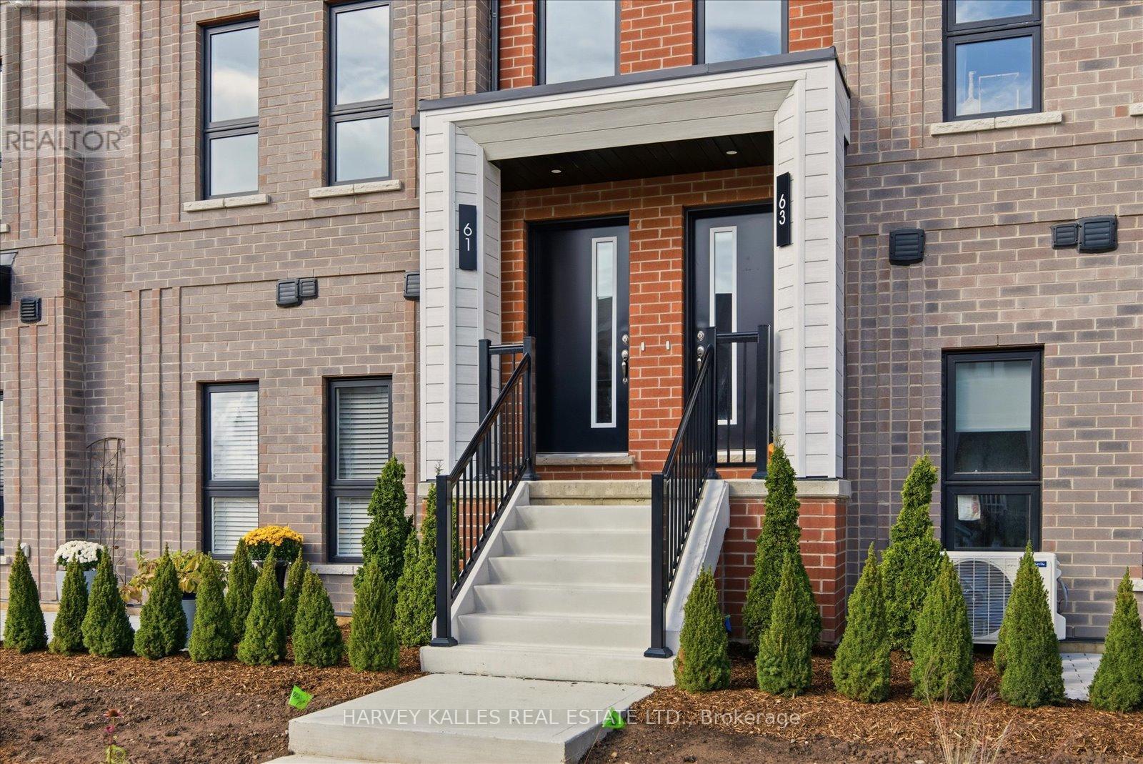 47 - 61 Great Falls Boulevard, Hamilton, Ontario  L8B 2A9 - Photo 2 - X12769942